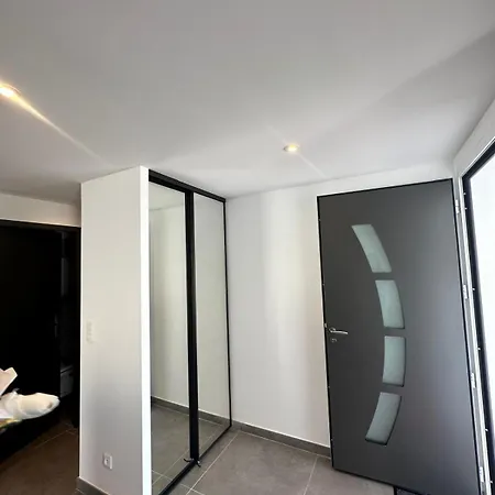 Casa Con Piscina Y Vistas Al Mar A Pies De Montana * 로지즈