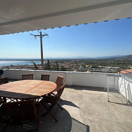 Casa Con Piscina Y Vistas Al Mar A Pies De Montana Vakantiehuis